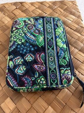 Quilted Floral Organizer Pouch in Green & Black Vera Bradley Case
